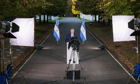 Tal como se había anunciado, este miércoles el presidente de la Nación, Alberto Fernández anunció las nuevas restricciones que estarán en vigencia desde el próximo viernes 9 de abril. Se especula que dichas medidas se implementarán hasta fin de mes. Tal como se había anunciado, este miércoles el presidente de la Nación, Alberto Fernández anunció las nuevas restricciones que estarán en vigencia desde el próximo viernes 9 de abril. Se especula que dichas medidas se implementarán hasta fin de mes.