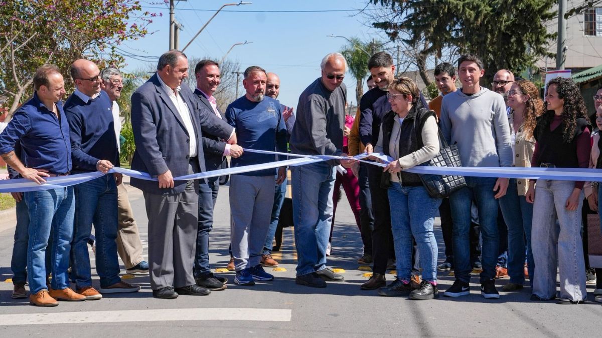 Pullaro, junto al intendente Poletti inauguraron la obra. Pullaro, junto al intendente Poletti inauguraron la obra.