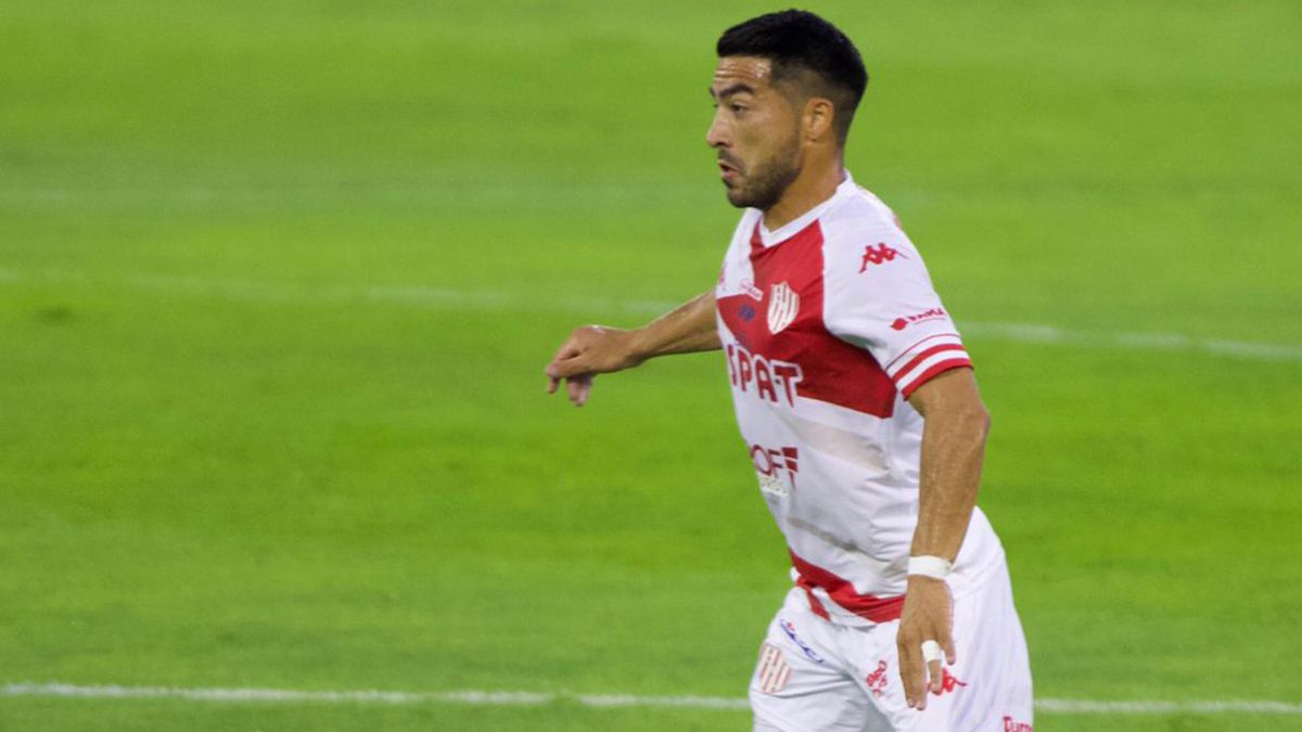 Nelson Acevedo se va de Unión luego de no acordar una extensión de su contrato y será jugador de Godoy Cruz Antonio Tomba de Mendoza. 