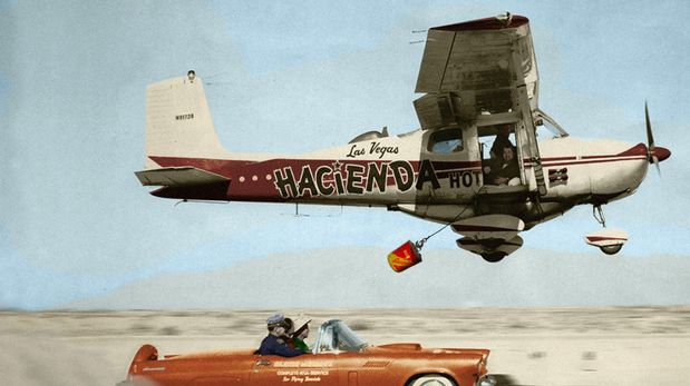 El 7 de febrero de 1959, Bob Timm y John Cook establecieron la marca del vuelo más largo de la historia con un total de 64 días, 22 horas, 19 minutos y 5 segundos.