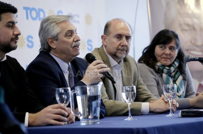 Alberto Fernández dijo en Santa Fe que la economía “está atada con alambre”