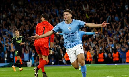 Julián Álvarez ingresó sobre el final del partido y anotó el cuarto gol del City Julián Álvarez ingresó sobre el final del partido y anotó el cuarto gol del City