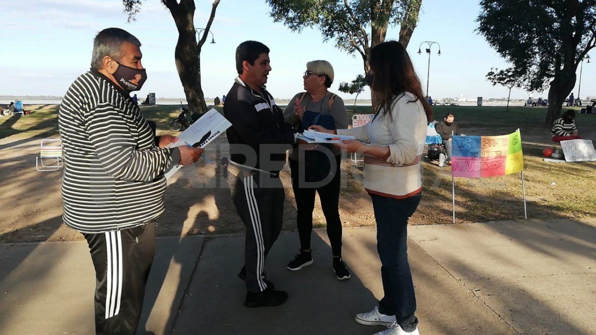 Los artesanos juntaron firmas para entregar un petitorio el próximo martes