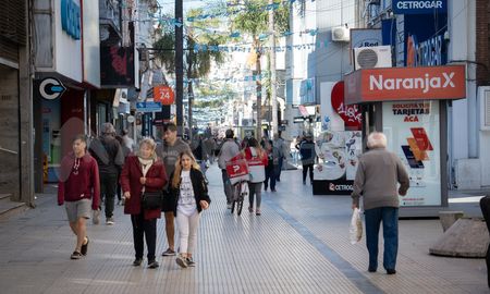A pesar de que es feriado en Santa Fe, las entidades bancarias estarán abiertas en toda la Provincia. A pesar de que es feriado en Santa Fe, las entidades bancarias estarán abiertas en toda la Provincia.