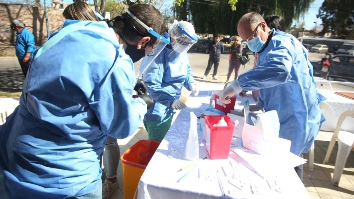Mendoza registra unos 120 casos diarios.