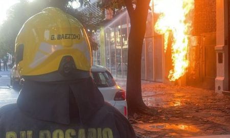 El incendio se desató en una casilla de gas en Tucumán al 2300, de Rosario. El incendio se desató en una casilla de gas en Tucumán al 2300, de Rosario.