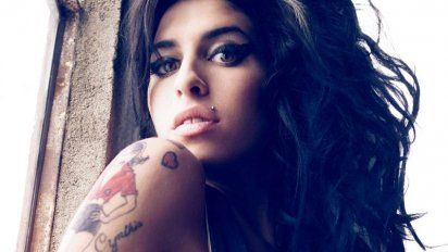 La carta natal de Amy Winwehouse, una exponente de Virgo que tuvo una relación autodestructiva con su cuerpo.