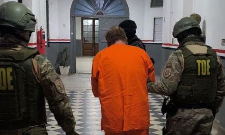 En un operativo ejecutado por las TOE, Héctor “El Patrón” Gallardo, uno de los delincuentes más buscados, fue trasladado este jueves a la cárcel de Coronda.&nbsp;