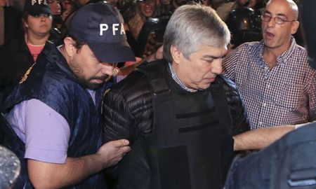 Con esta decisión de la Corte Suprema, se mantiene el arresto domiciliario de Lázaro Báez. Con esta decisión de la Corte Suprema, se mantiene el arresto domiciliario de Lázaro Báez.