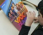 Esta estrategia del Gobierno Provincial, dirigida a más de 400.000 niños y niñas de entre 4 y 11 años, propone una modalidad innovadora que incluye una serie animada y un álbum de figuritas como herramientas para incentivar la actualización de los esquemas de vacunación. Esta estrategia del Gobierno Provincial, dirigida a más de 400.000 niños y niñas de entre 4 y 11 años, propone una modalidad innovadora que incluye una serie animada y un álbum de figuritas como herramientas para incentivar la actualización de los esquemas de vacunación.