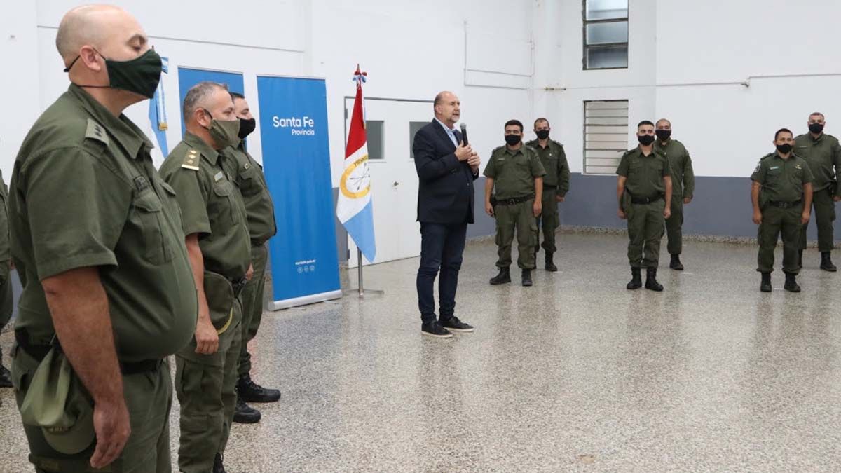 El gobernador Omar Perotti inauguró este jueves la base de la Guardia Rural Los Pumas en la localidad de Bella Italia. La base de operaciones estará emplazada junto al edificio comunal.