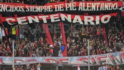 Tiroteo en barrio Centenario: investigan si tuvo relación con la interna de la barra de Colón