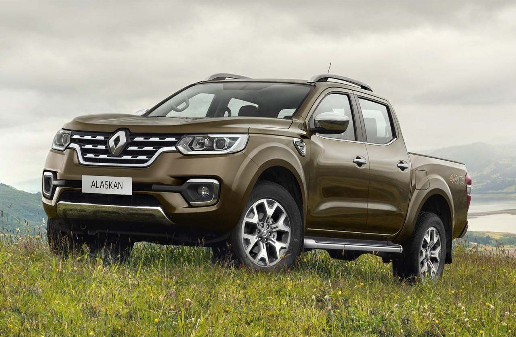 La nueva camioneta de Renault se venderá en 8 versiones.