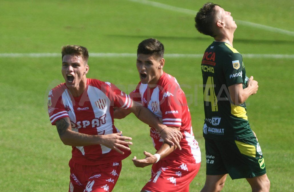 Unión venció a Defensa y Justicia y quedó en puestos de clasificación a la segunda fase de la Copa de la Liga.