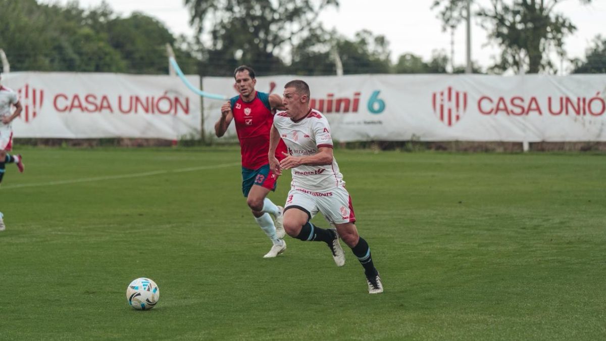 Unión venció a 9 de Julio de Rafaela por 1-0 en un amistoso.
