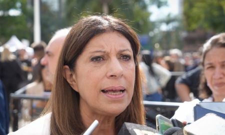 Clara García se refirió a la reforma constitucional en Santa Fe, que se realizará en la Cámara de Diputados. Clara García se refirió a la reforma constitucional en Santa Fe, que se realizará en la Cámara de Diputados.