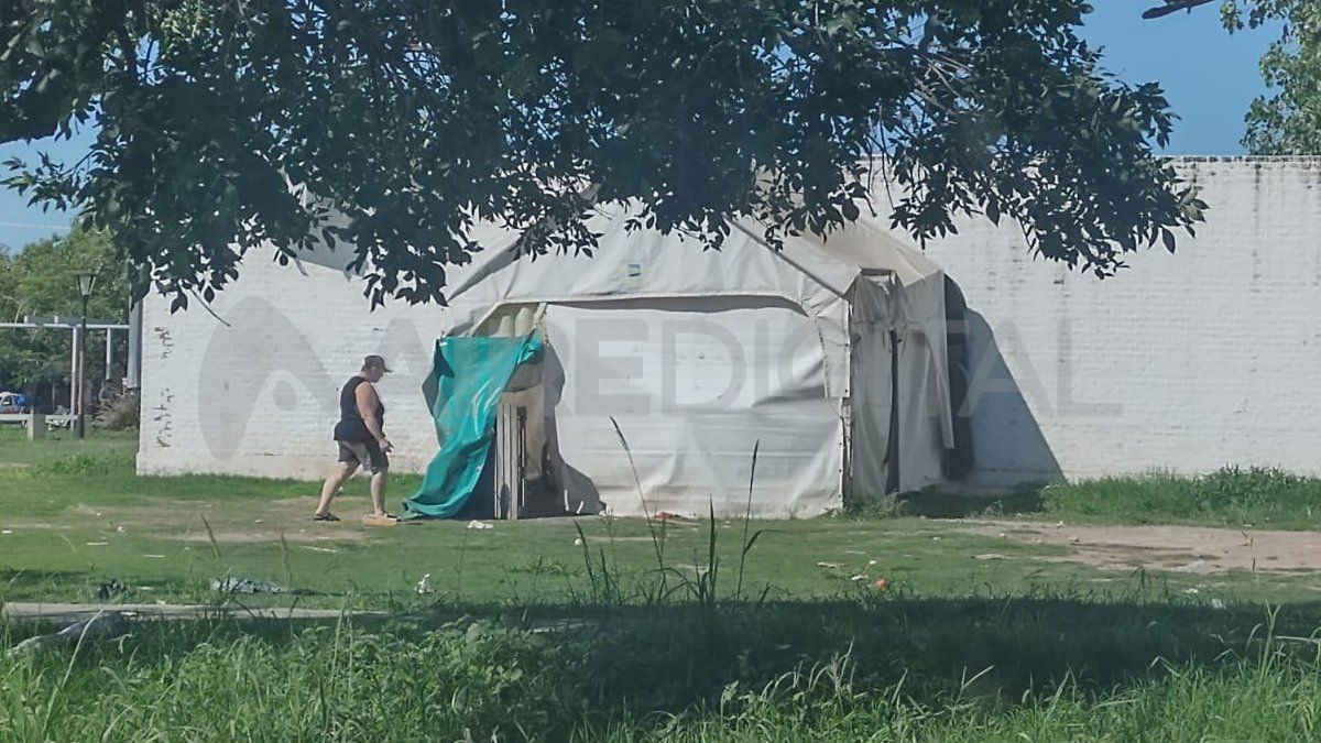 El director de samco, Claudio Frausín, indicó que las personas abandonaron el lugar este martes, pero se desconoce si lo hicieron de forma transitoria o definitiva.