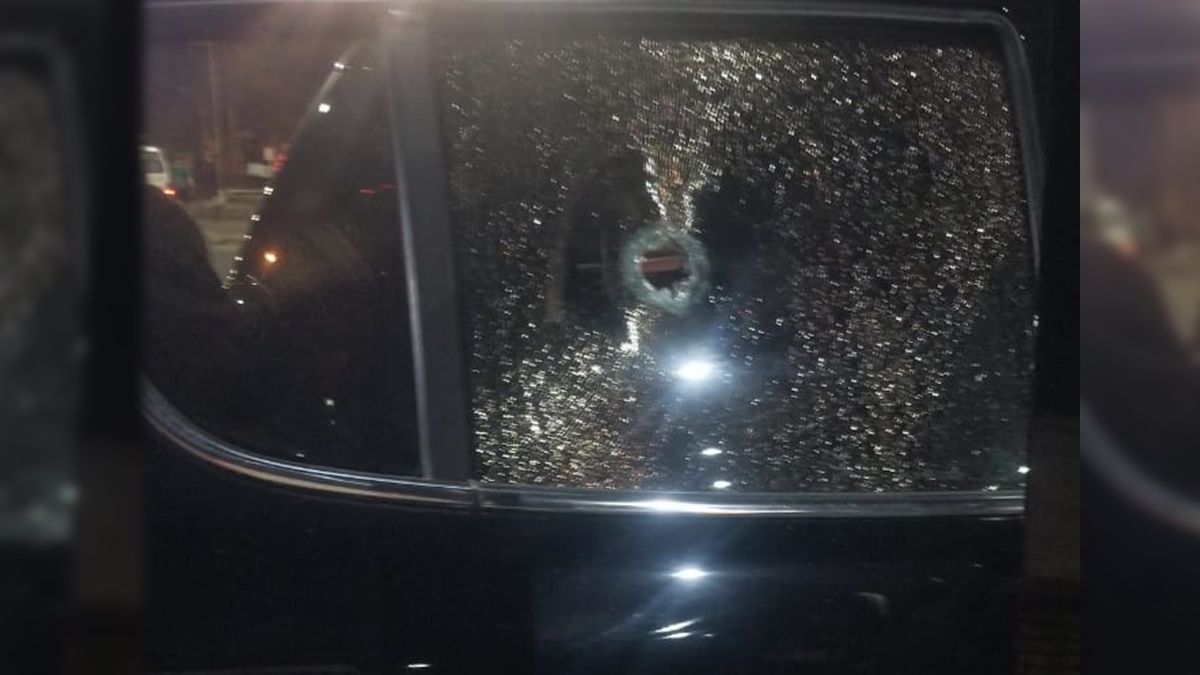 Por fortuna no hubo ninguna personas herida, pero la bala atravesó todo el habitáculo del vehículo.