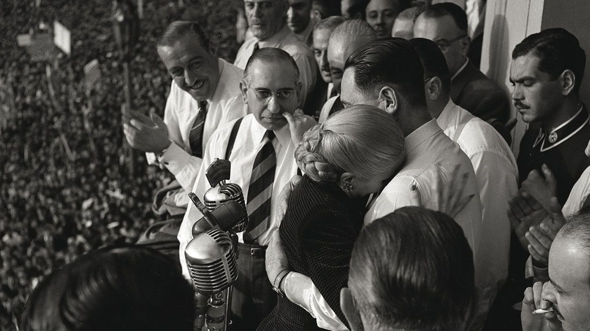 El peronismo de Neuquén convoca desde las 17.30 a colocar una ofrenda floral en el monumento a Evita, ubicado en la Avenida Argentina 150 de la ciudad capital.