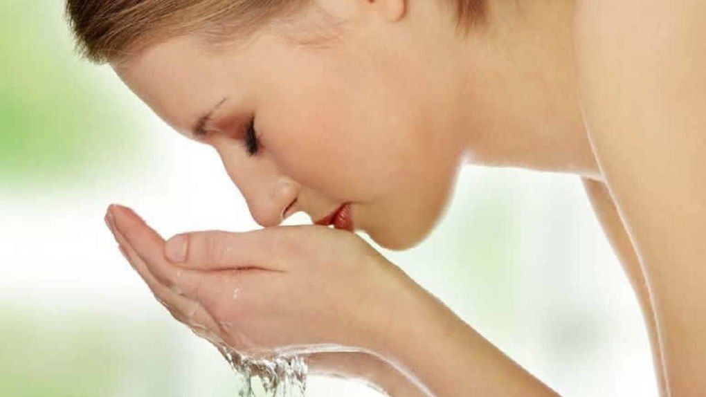 Cinco consejos para lavarse bien la cara