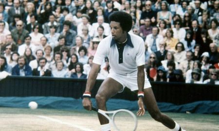Arthur Ashe, considerado uno de los mejores tenistas de la historia, fue también un luchador contra la segregación racial. Arthur Ashe, considerado uno de los mejores tenistas de la historia, fue también un luchador contra la segregación racial.