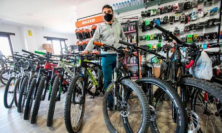 El Banco Nación lanza una campaña para comprar bicicletas en hasta 18 cuotas sin interés. El Banco Nación lanza una campaña para comprar bicicletas en hasta 18 cuotas sin interés.
