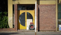 altText(Allanamiento por robos en la escuela N° 40 de San Cristóbal: varios celulares secuestrados)}