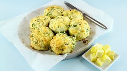 altText(Scones de queso y cebolla de verdeo: la receta fácil que sale en minutos)}