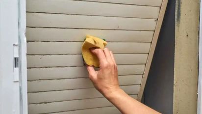 Adiós a las persianas amarillas: el truco para dejarlas blancas como si fuesen nuevas