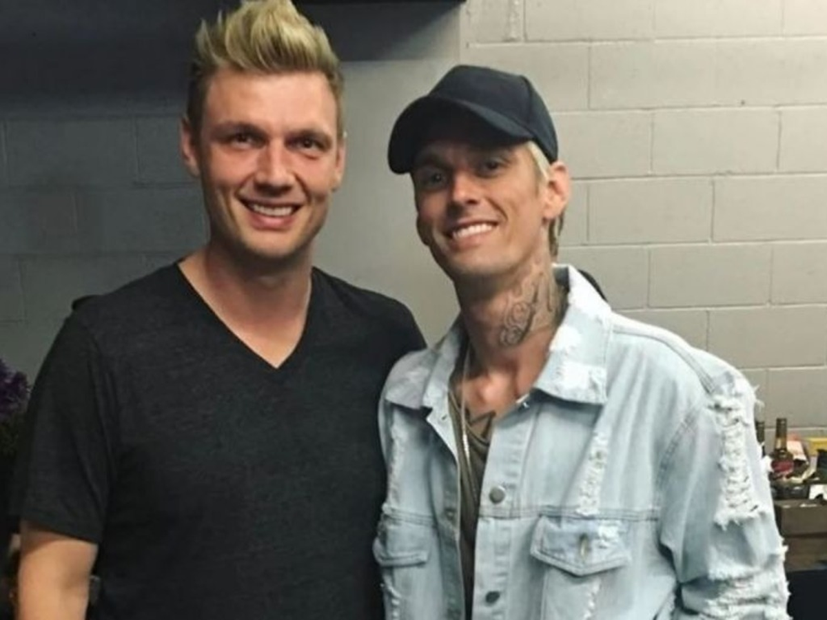 Aaron Carter y Nick Carter se enemistaron tras la muerte de Leslie Carter por sobredosis de drogas.