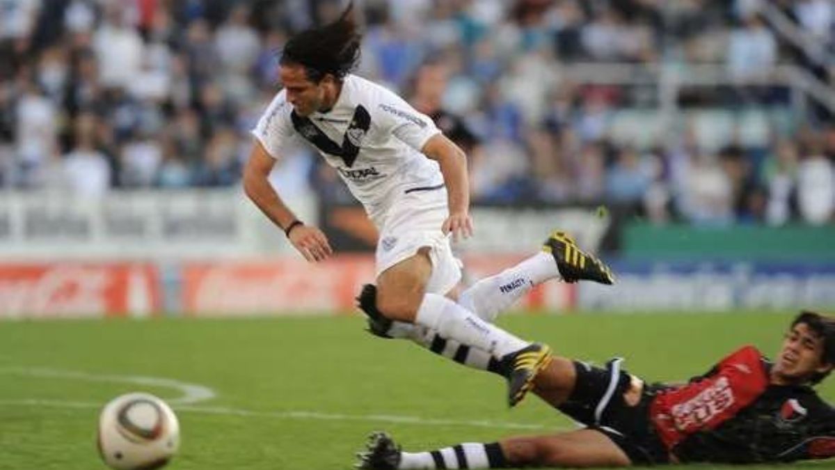 En el estadio José Amalfitani, Vélez se despachó con una goleada por 6 a 0 ante Colón, en el torneo apertura 2010. Esta es la victoria más abultada entre el Fortín y el Sabalero