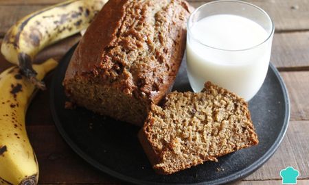Esta receta saludable de budín combina banana y mantequilla de maní. Esta receta saludable de budín combina banana y mantequilla de maní.