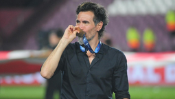 altText(Eduardo Domínguez confirmó su continuidad en Estudiantes y seguirá hasta 2027)}