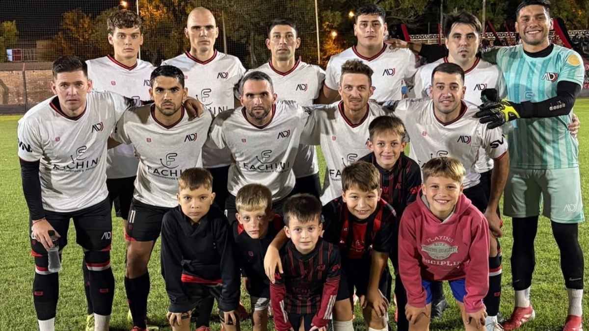 San Martín de Progreso, nuevo líder en la zona norte de la Liga Esperancina de Fútbol. Foto: Instagram San Martín. San Martín de Progreso, nuevo líder en la zona norte de la Liga Esperancina de Fútbol. Foto: Instagram San Martín.