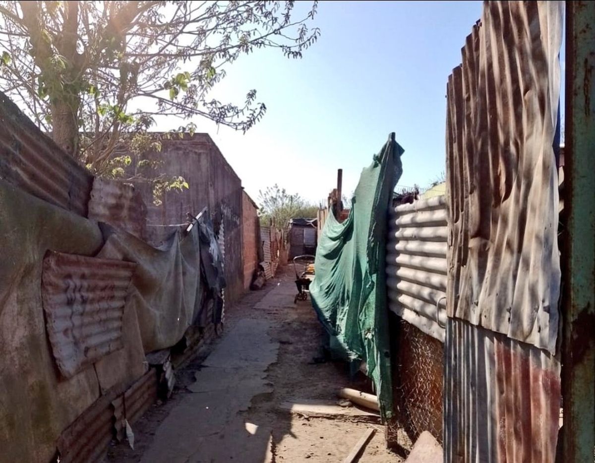 Las obras en barrio Los Pumitas incluyen agua potable, desagües pluviales, cloacales, red eléctrica, alumbrado y obras viales. Las obras en barrio Los Pumitas incluyen agua potable, desagües pluviales, cloacales, red eléctrica, alumbrado y obras viales.