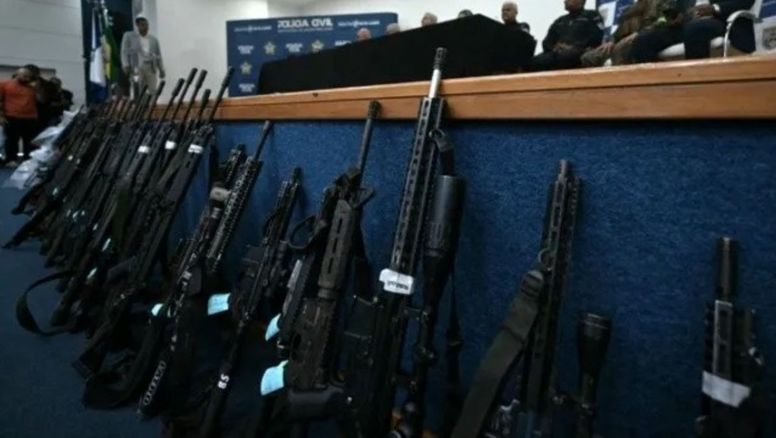 Investigan si Comando Vermelho usó un FAL del Ejército argentino en la masacre de Río