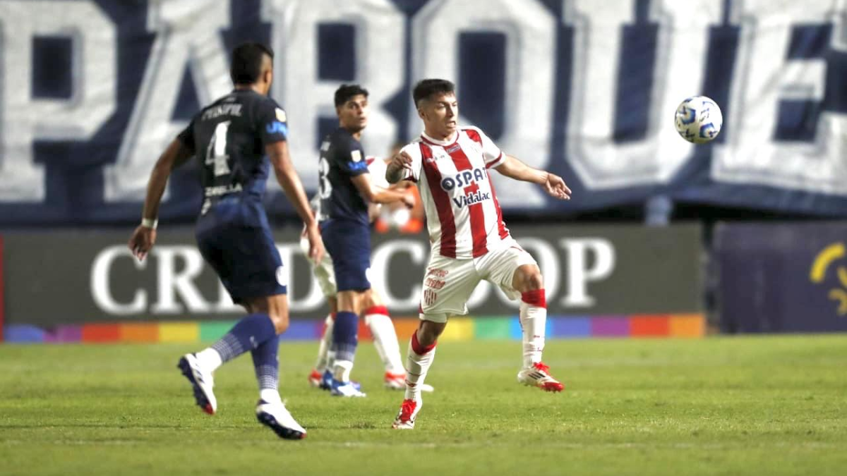 Unión vs. Independiente Rivadavia, por el Torneo Apertura 2025.