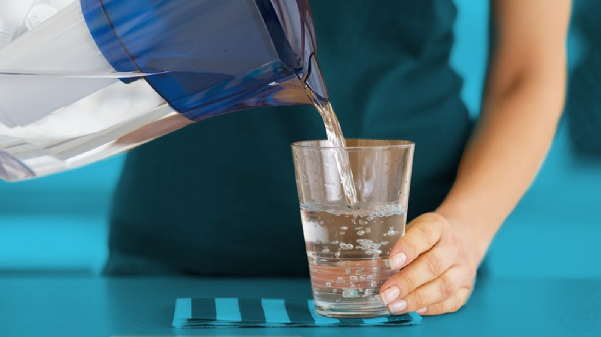 Beber agua siempre es de las opciones m&aacute;s recomendadas por los beneficios a nuestra salud.&nbsp;