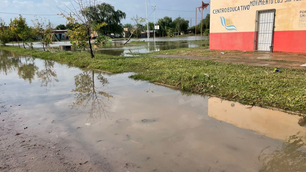 Los alumnos del jardín Los Sin Techo no acudieron a clases porque no pudieron salir de sus casas.