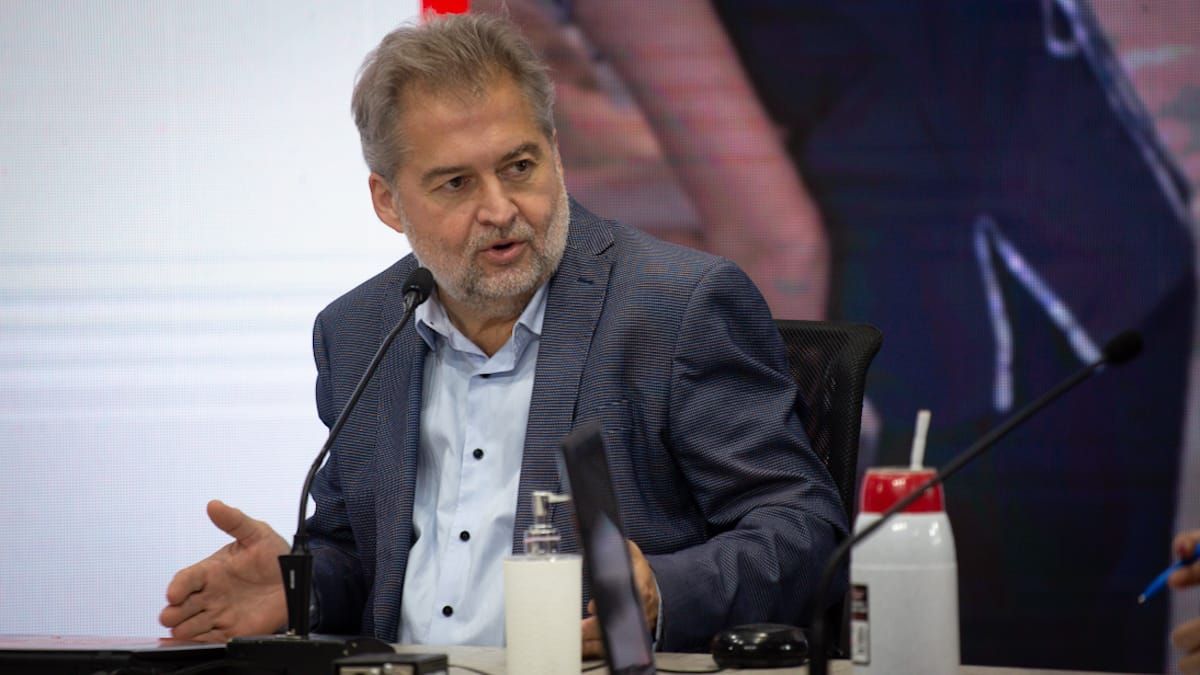 Roberto Mirabella lidera la lista de precandidatos a diputados nacionales Celeste y Blanca que competirá en la interna del Frente de Todos.