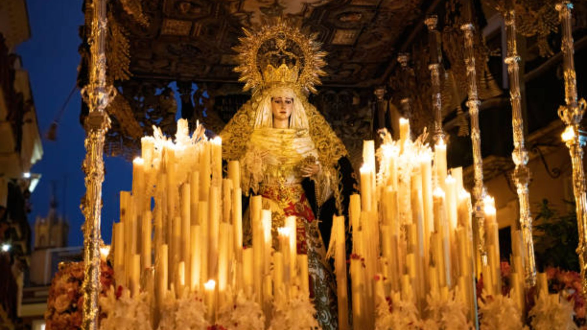 La Semana Santa se vive intensamente en cada rincón de Argentina. La Semana Santa se vive intensamente en cada rincón de Argentina.