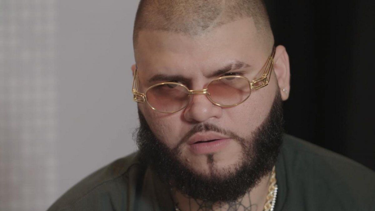 Una ex moza de un local de comidas de Miami participó en un programa de radio y acusó de amarrete al artista. &nbsp;