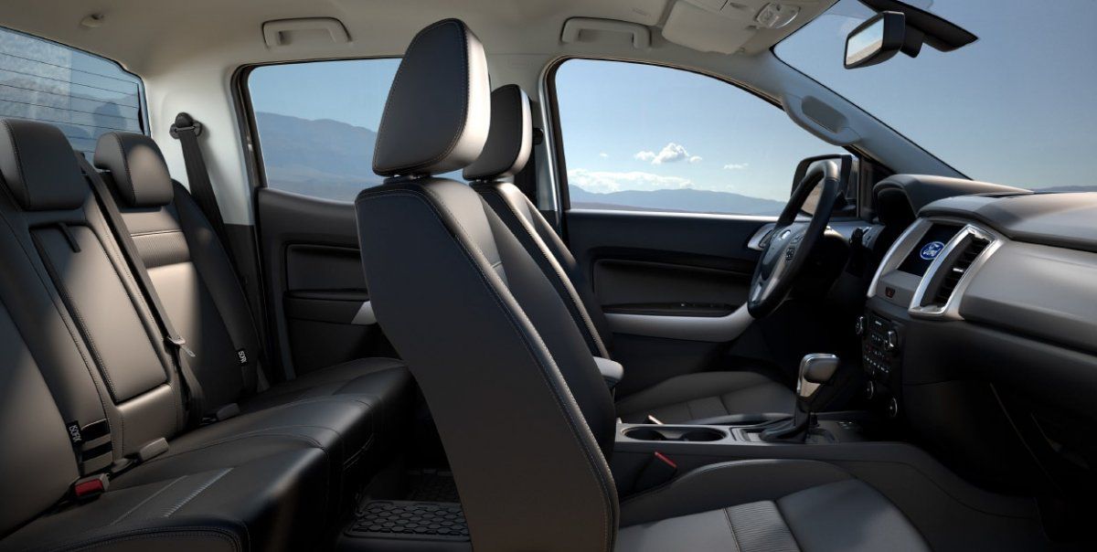 Ford Ranger XLT 2.2 AT | Interior