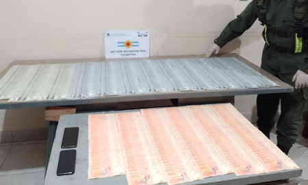 Colastiné: encontraron a un hombre con 35.000 dólares y 200.000 pesos sin justificar. Colastiné: encontraron a un hombre con 35.000 dólares y 200.000 pesos sin justificar.