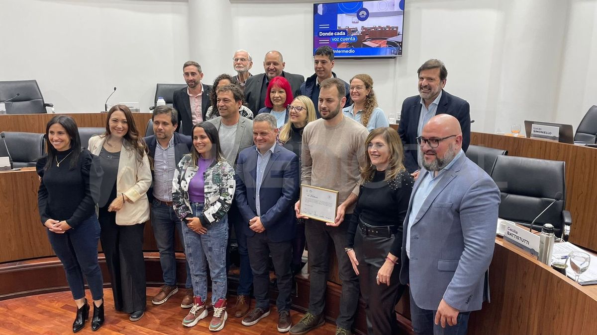 Luciano De Cecco fue reconocido en Santa Fe: los motivos. Luciano De Cecco fue reconocido en Santa Fe: los motivos.