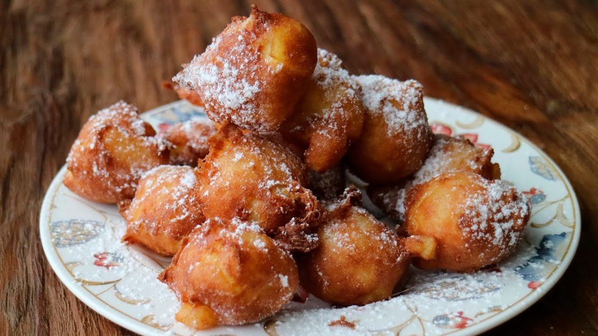 Los buñuelos de manzana son ideales para disfrutar con los mates de la tarde y en familia. Los buñuelos de manzana son ideales para disfrutar con los mates de la tarde y en familia.