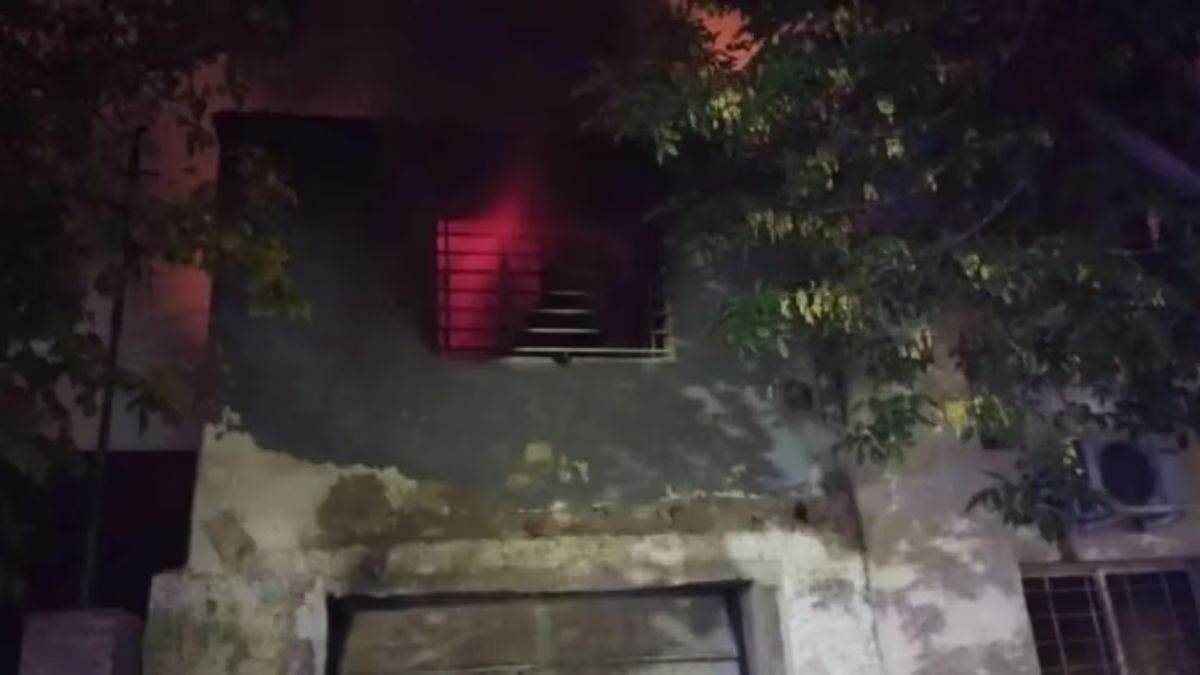 Un hombre confesó que prendió fuego su casa para asesinar a su hijo de 19 años. Un hombre confesó que prendió fuego su casa para asesinar a su hijo de 19 años.