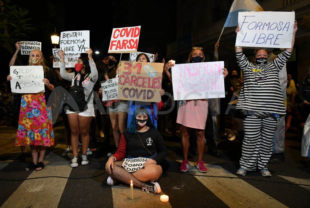 En Formosa el viernes la gente salió a la calle para reclamar en contra del aislamiento estricto. 