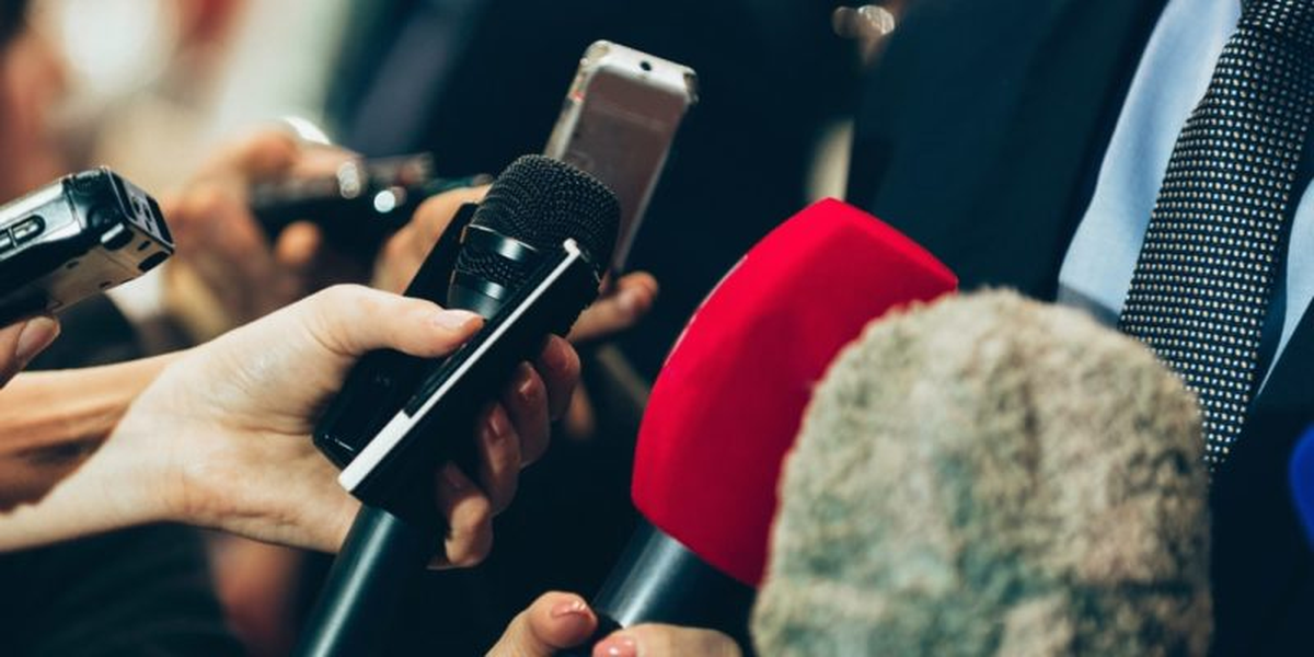 En 1958, durante el IV Congreso de la Organización Mundial de Periodistas (OIP) se estableció el 8 de septiembre como Día Internacional del Periodista.