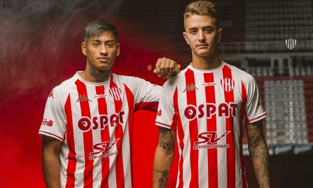 El Club Atlético Unión presentó su nueva camiseta. El Tatengue la estrenará para jugar la Conmebol Sudamericana 2022. El Club Atlético Unión presentó su nueva camiseta. El Tatengue la estrenará para jugar la Conmebol Sudamericana 2022.